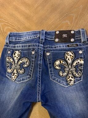 Vintage ,Miss Me Blue Fleur-de-Lis Embroidered Boot Cut Jeans size 27x32